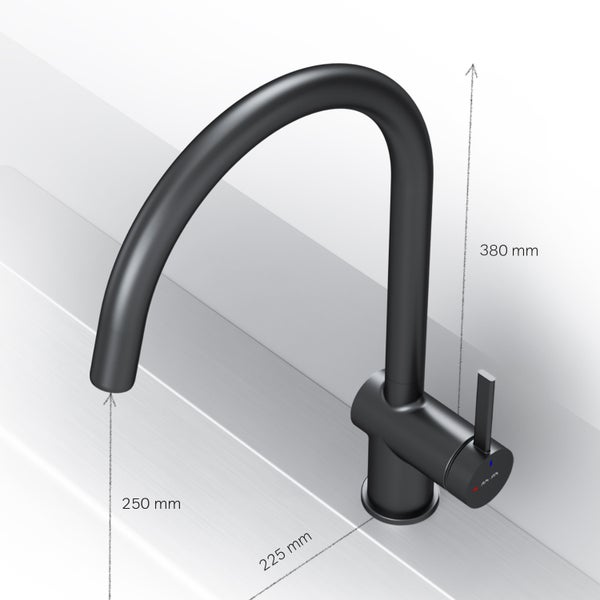 Schwarzer Küchenarmatur mit Abmessungen