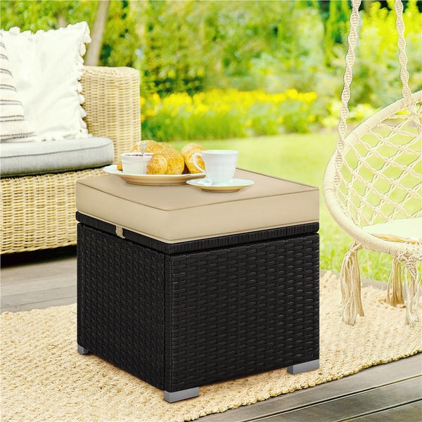 Gartenhocker mit Kissen und Stauraum