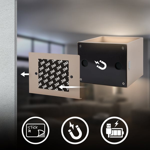 Magnetische Wandleuchte mit selbstklebender Halterung und USB-Ladefunktion für Akkubetrieb.