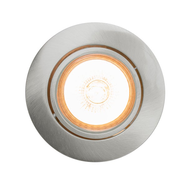 Runder Einbaustrahler aus gebürstetem Metall mit warmweißem Licht.