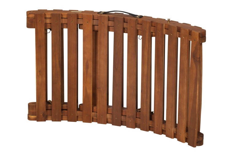 Zusammengeklappter Sichtschutz aus Holz für den Garten