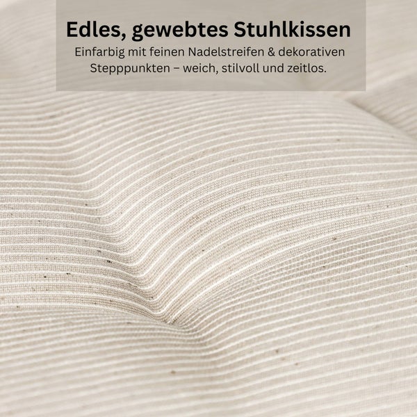 Gewebtes Stuhlkissen mit feinen Nadelstreifen und dekorativen Stepppunkten.