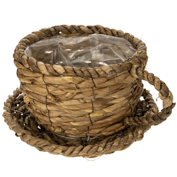 Dekorativer Blumentopf in Tassenform mit Untersetzer aus geflochtenem Pflanzenmaterial