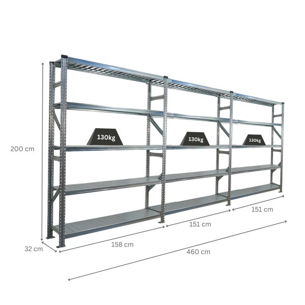 Langes, silberfarbenes Metallregal mit vier Ebenen und Gewichtsangaben