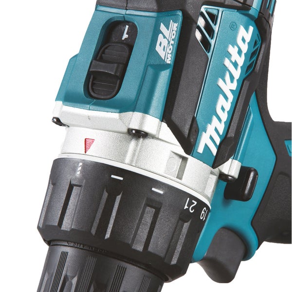 Detailansicht eines Makita Akku-Bohrschraubers mit Drehmomentverstellung und Brushless Motor