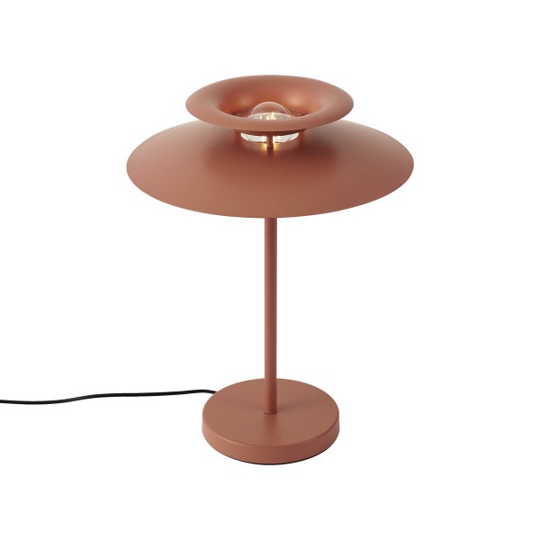 Moderne Tischleuchte aus Metall in Rotbraun mit pilzförmigem Schirm und rundem Standfuß.