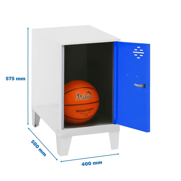Stahlschrank mit offener blauer Tür und einem Basketball im Inneren, Maße 575 x 500 x 400 Millimeter
