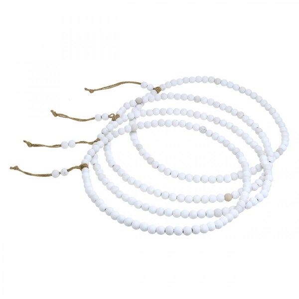 Dekorative Girlande mit Holzkugeln