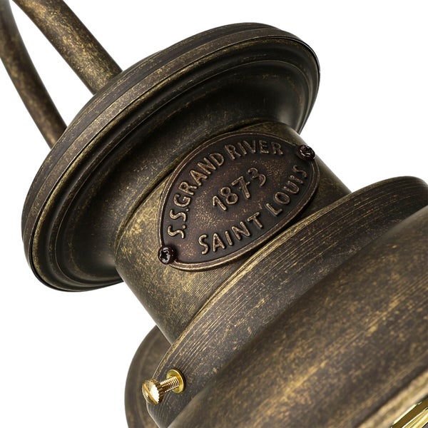 Detail einer Deckenleuchte im Vintage-Stil mit der Aufschrift S.S. Grand River 1873 Saint Louis