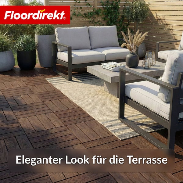 Terrasse mit Bodenfliesen in Holzoptik und Gartenmöbeln