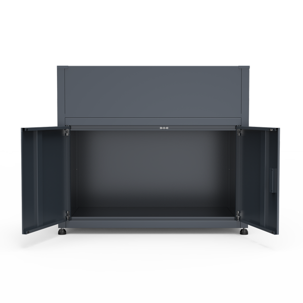 Metall-Gartenschrank mit zwei weit geöffneten Türen, leerer Innenraum, anthrazitfarben.