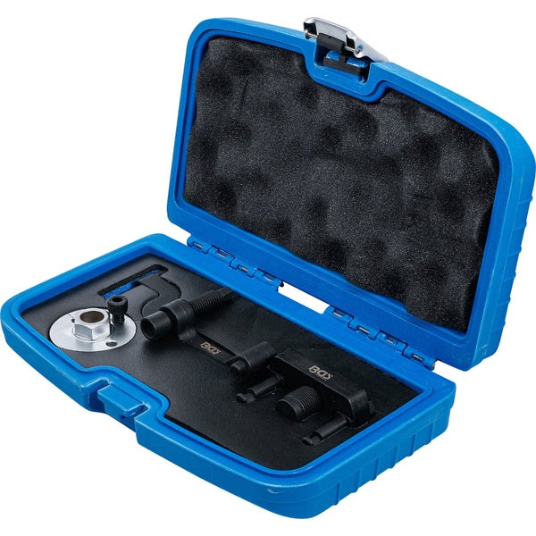 Werkzeugsatz in einem blauen Kunststoffkoffer mit Schaumstoffeinlage