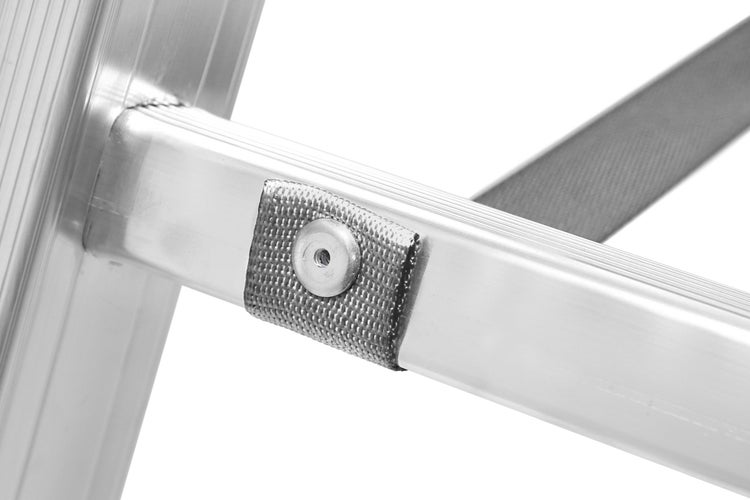 Detailansicht einer Aluminiumleiter mit Nietverbindung