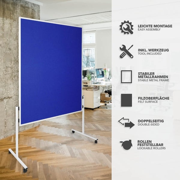 Mobile doppelseitige Trennwand und Pinnwand mit blauer Filzoberfläche, Metallrahmen und feststellbaren Rollen. Werkzeug inklusive.