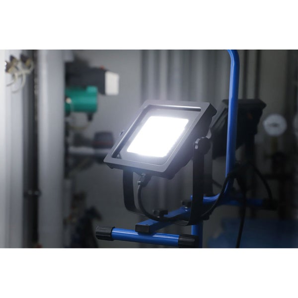 BGS Duo-SMD-LED-Arbeits-Strahler mit Stativ 2 x 70 W - 85338