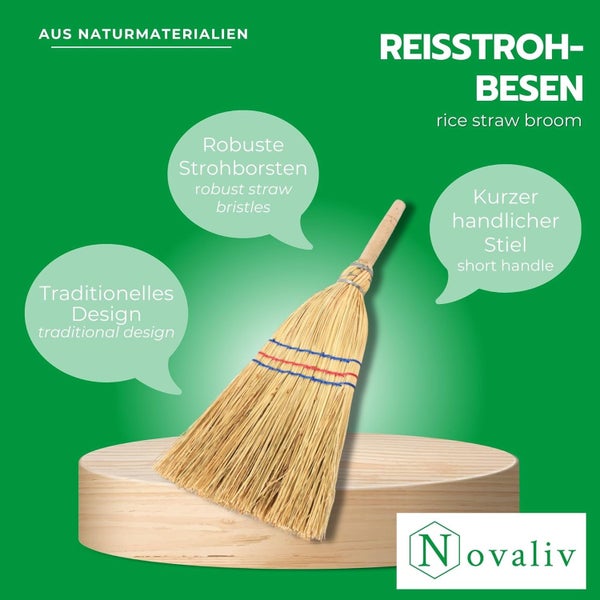 Novaliv Reisstrohbesen aus Naturmaterialien, robuste Strohborsten, kurzer Holzstiel, traditionelles Design. Novaliv Logo.
