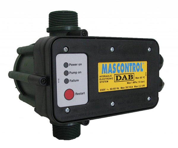 DAB Mascontrol elektronische Pumpensteuerung mit Statusanzeigen und Restart-Knopf für Wasserpumpen.