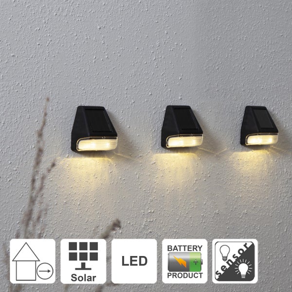 Drei Solar Wandleuchten mit LED-Beleuchtung an einer Wand montiert