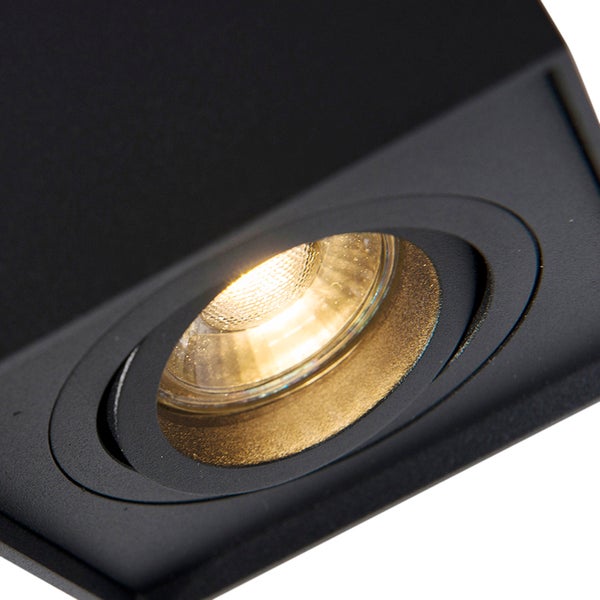 Quadratische Deckeneinbauleuchte mit Licht