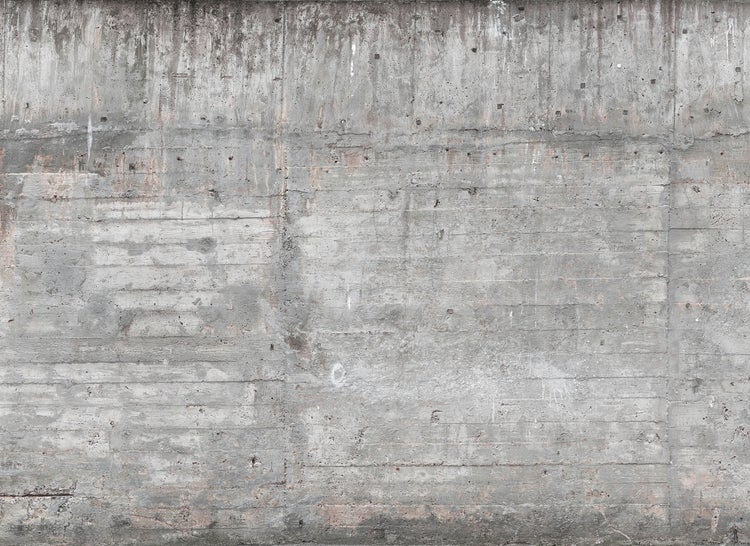 Tapete in Sichtbeton-Optik mit horizontaler Struktur und Verwitterungsspuren im Industrie-Stil.