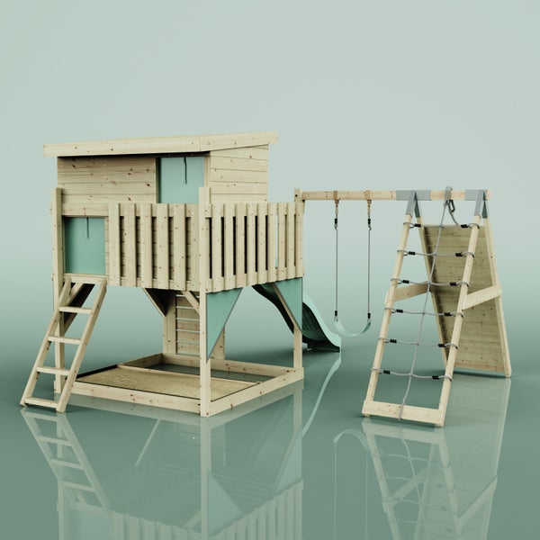 Kinderspielhaus aus Holz mit Rutsche, Kletterwand und Kletternetz in der Draufsicht.