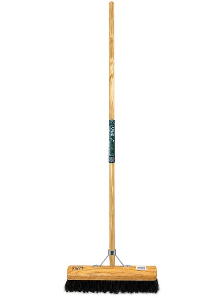 Synx Tools Straßenbesen mit Holzstiel und Holzkopf für den Außenbereich