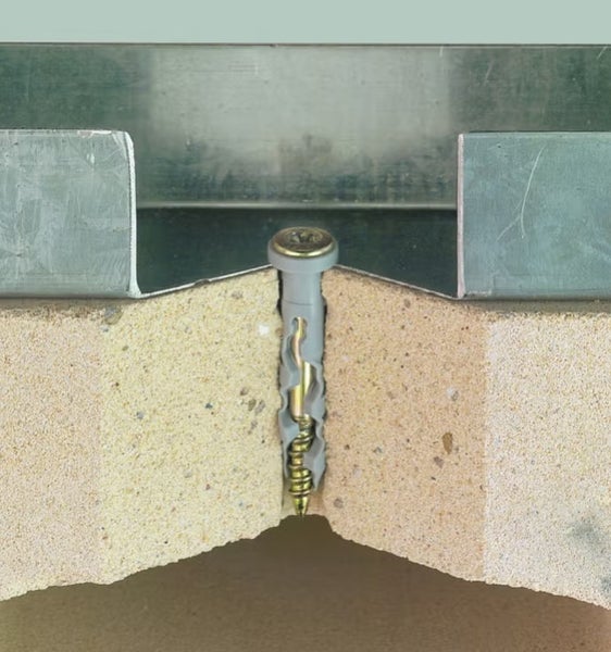 Querschnitt eines Dübels mit Schraube, verankert im Stein zur Befestigung eines Metallprofils.