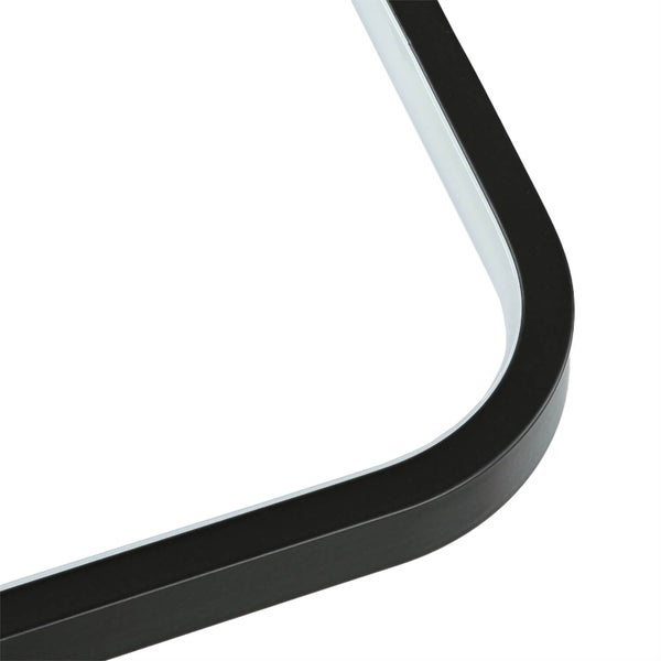 Detailansicht eines abgerundeten schwarzen Rahmens