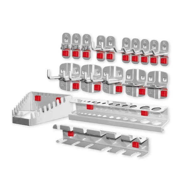 Gartenliege mit Auflage und Kopfkissen auf einer Terrasse