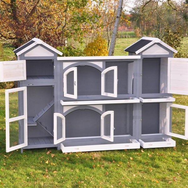 Schlüssel im Schließzylinder eines Schranks