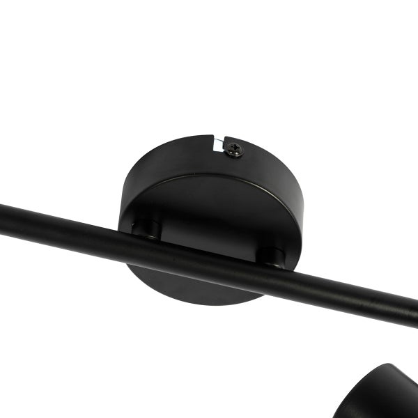 Detailaufnahme einer schwarzen Deckenleuchte