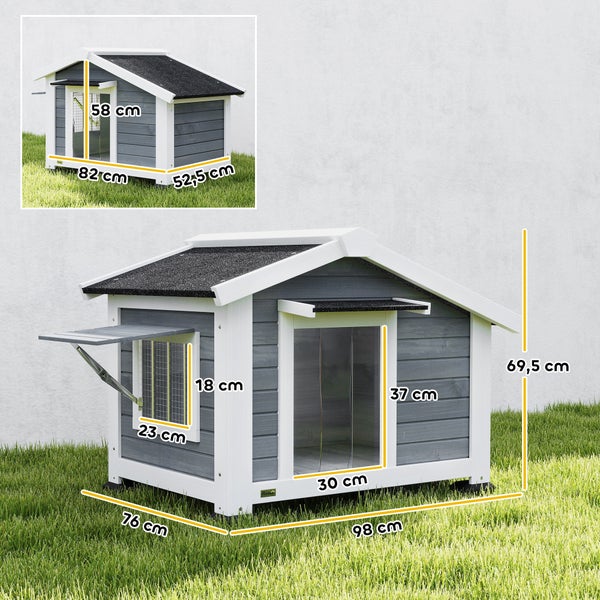 Graue Hundehütte aus Holz mit weißen Akzenten und Maßangaben in Zentimetern für die Außenmaße sowie für den Eingang und das Fenster.