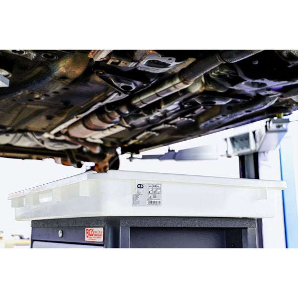 Gießharz wird gegossen