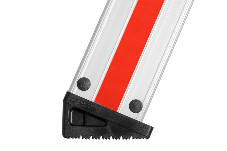 Detailansicht einer Aluminiumleiter mit Kunststofffuß