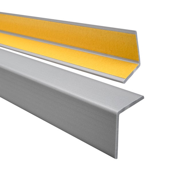 Graues Kantenschutzprofil aus Kunststoff mit Klebestreifen