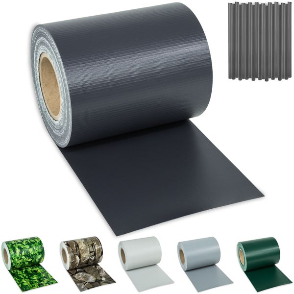 Anthrazitfarbene Sichtschutzstreifen aus Polyvinylchlorid für Doppelstabmattenzäune auf Rollen, in weiteren Designs erhältlich.