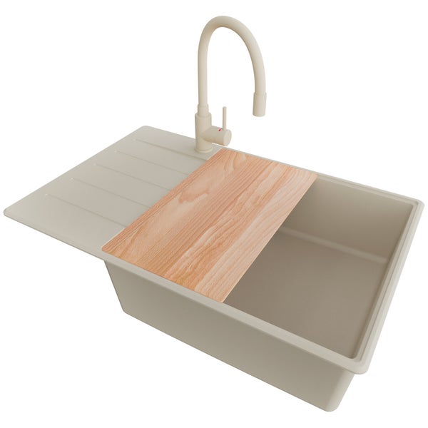 Küchenspüle mit Armatur und Schneidebrett