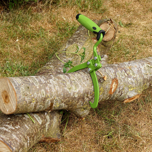Stammwendehaken aus Metall mit ergonomischem Griff für einfaches Bewegen von Baumstämmen im Garten