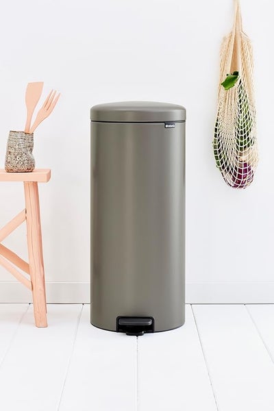 Brabantia Klassischer Tretmülleimer Mit Soft Verschluss 30 Liter HxBxT 67,9 x 29,3 x 38 cm Metall Platin