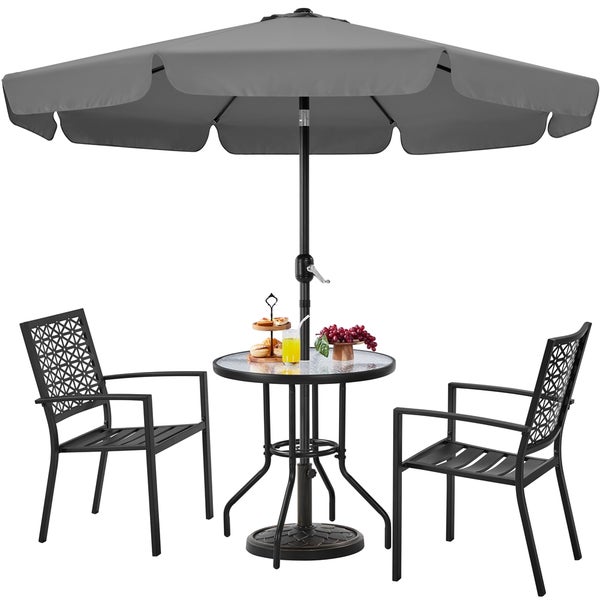 Gartenset mit Tisch, zwei Stühlen und einem Sonnenschirm