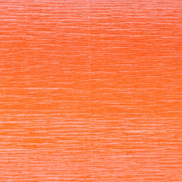 Krepppapier mit strukturierter Oberfläche in Orange zum Basteln.