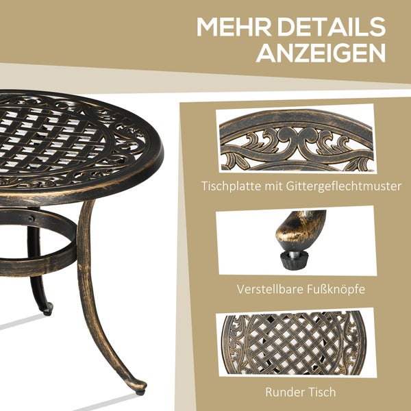 Detailansicht von gebogenen Metallbeinen eines Gartenmöbels im Antik-Look auf Kunstrasen.