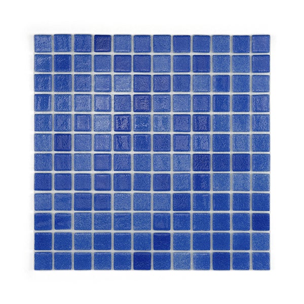 Quadratische Mosaikfliesen auf Netz in verschiedenen Blautönen für Wand und Boden im Innen- und Außenbereich