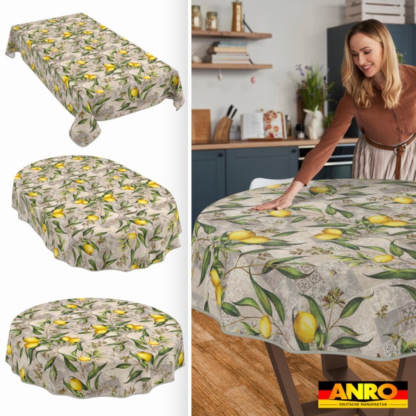 Abwaschbare Tischdecke mit Zitronen-Motiv in rechteckiger, ovaler und runder Form. Lifestyle-Szene in einer hellen Küche. ANRO Logo.