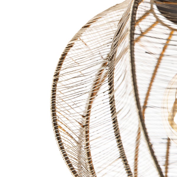 Detailansicht einer Dekoleuchte aus Draht