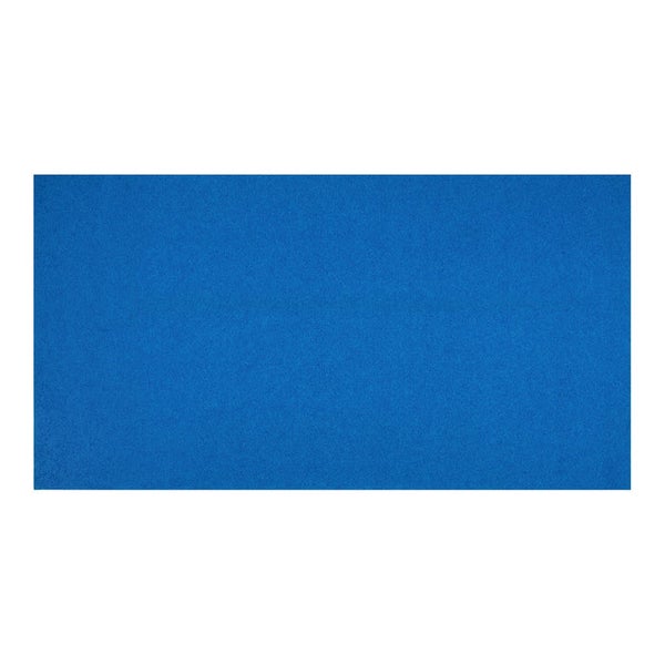 Blauer rechteckiger Außenteppich aus Nadelfilz.