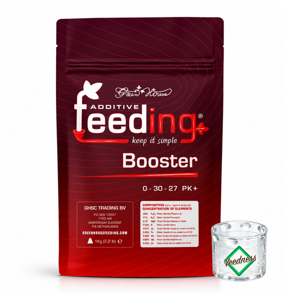 Green House Feeding Booster Pflanzendünger in einem ein Kilogramm Beutel mit NPK Nährstoffzusammensetzung 0 30 27 zur Förderung des Wachstums