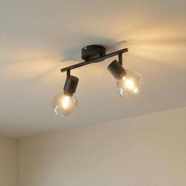 Deckenleuchte mit zwei Glaslampenschirmen