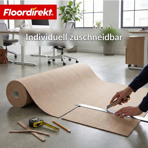 Büroraum mit einem aufrollbaren, individuell zuschneidbaren Teppichboden, der mit einem Cuttermesser zugeschnitten wird