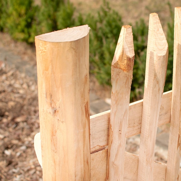 Holzzaunpfosten und Zaunelemente aus Holz